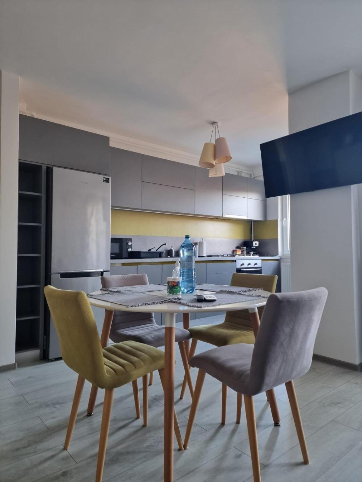 Gray Apartment Nearby Amethyst & Vivo Mall Floreşti Εξωτερικό φωτογραφία