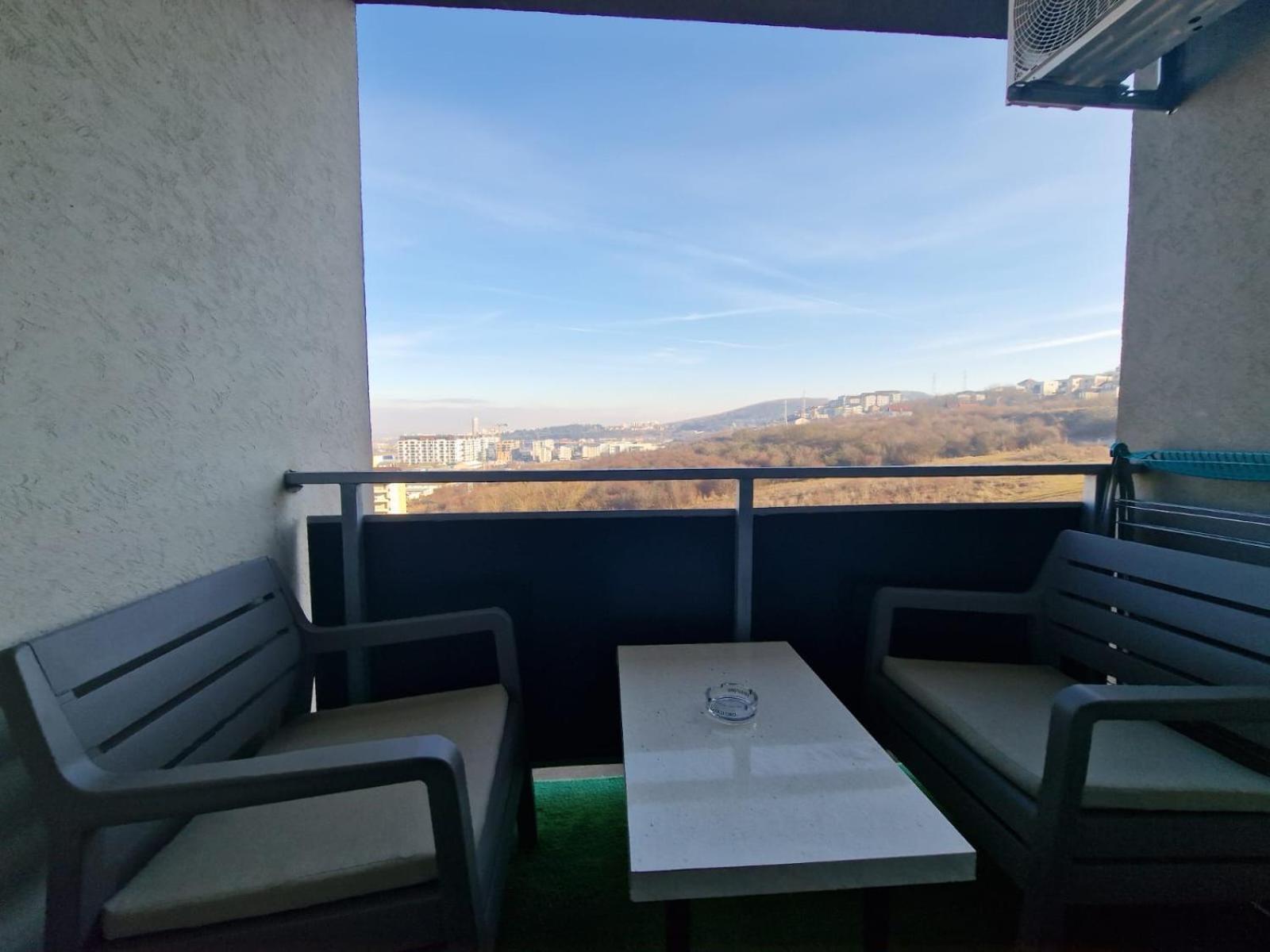 Gray Apartment Nearby Amethyst & Vivo Mall Floreşti Εξωτερικό φωτογραφία
